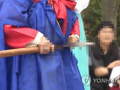 “귀신 내쫓아야”…20대 딸 굿 도구로 때려 숨지게 한 무속인父