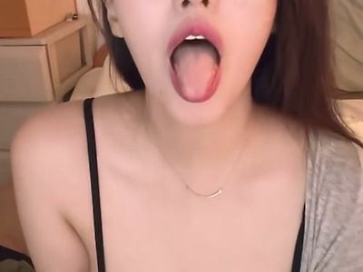 뭔가 받아먹는 표정