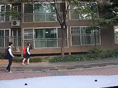 흐뭇한 고딩커플