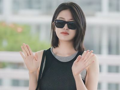 공항 안유진 출국