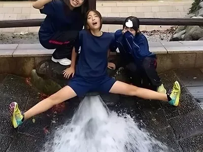 표정 진심인 일본 여학생