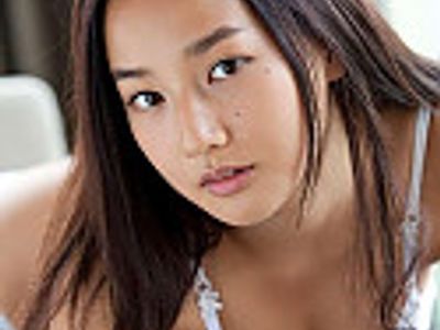 선해보이는 동양모델