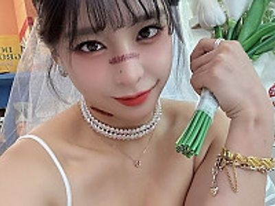 얼굴이 섹시하고 지적이고 귀엽고 다있네