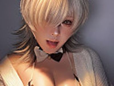 여친은 안해주던 코스프레