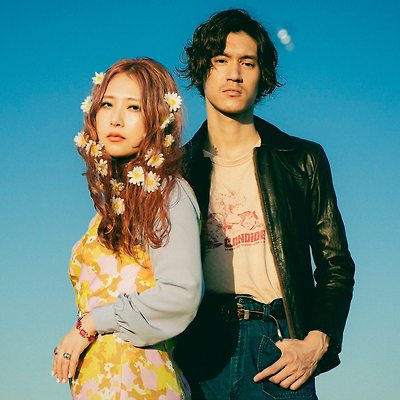GLIM SPANKY – Glitter Illusion