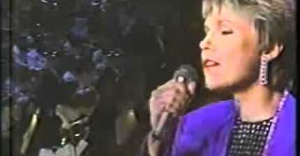 Anne Murray with The Bostons Pops - I Just Fall in Love Again