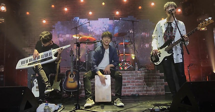 Every DAY6 Concert in April - 잠 못 드는 밤 비는 내리고