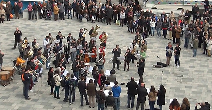 RAVEL'S BOLERO, amazing FLASHMOB! (Spain)