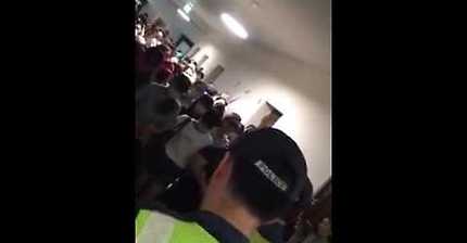 이화여대 폭력진압 다만세 부르는 학생들