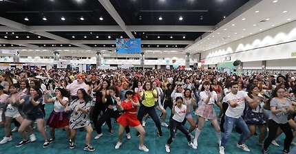 KPOP Random Play Dance at KCON18LA [GoToe KPOP]
