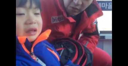 떼를써도 귀여운 삼둥이 막내 만세