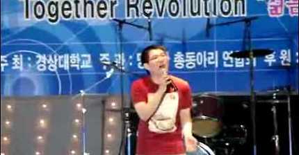 전설의 도서관에서 공부하다가 답답해서 나온듯한 무대 | 인스티즈