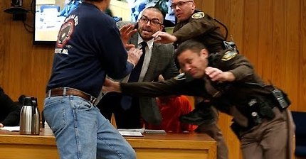 딸을 강간한 피의자를 본 아버지 영상 전문 | 인스티즈