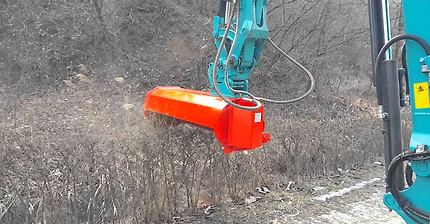 재융공업 굴삭기 제초기