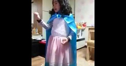 겨울왕국 따라하다 동생마빡때림ㅋㅋㅋㅋㅋㅋㅋ
