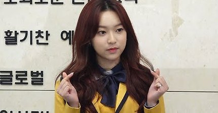 에이프릴 양예나, '마지막 교복 입고 러블리 하트' ('서공예' 졸업식)
