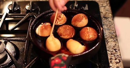 How To Use an Aebleskiver Pan the correct way
