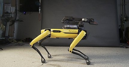 업타운 펑크에 맞춰 춤추는 개로봇 | 인스티즈