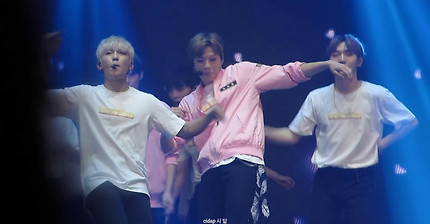 180901 WannaOne World Tour in Manila 약속해요+엔딩 (강다니엘)