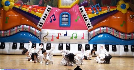 미래연어린이집 치어리더 cheerleading performance of 7age children from Korea (Mix of 3 k-pop songs)