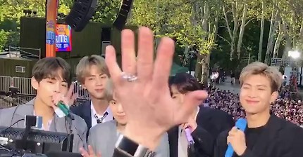 방탄미국현지 인기클라쓰를 보여줌 | 인스티즈