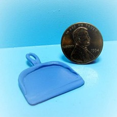 Dollhouse Cleaning Dust Pan in Blue KL0360 - Miniature Scene Supplies Your Fairy Garden - Doll House - Outdoor House Decor, 본상품