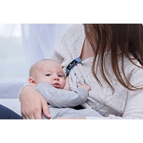 NursElet Nursing Bracelet Hands-Free Shirt Holder Becomes Your Reminder Bracelet Multifunctional, Leaf