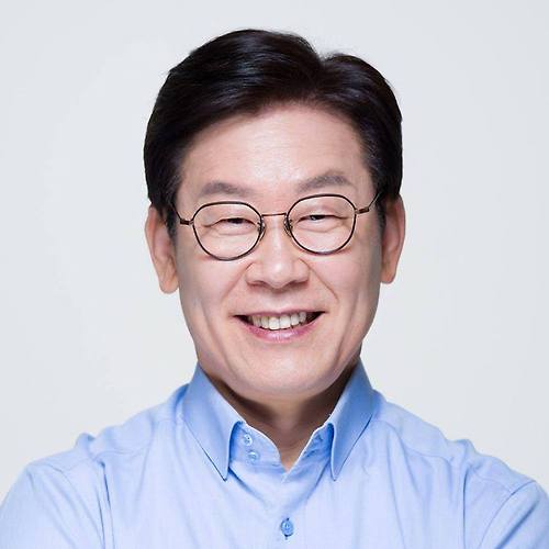쓰리 카드 포커필 이미지