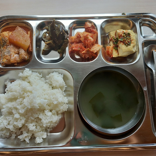 이천 원짜리<br>점심에서 얻는 행복<br>