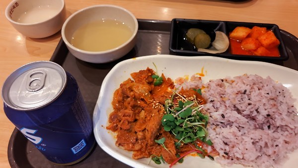 제육볶음만큼의 일상적 행복이라도