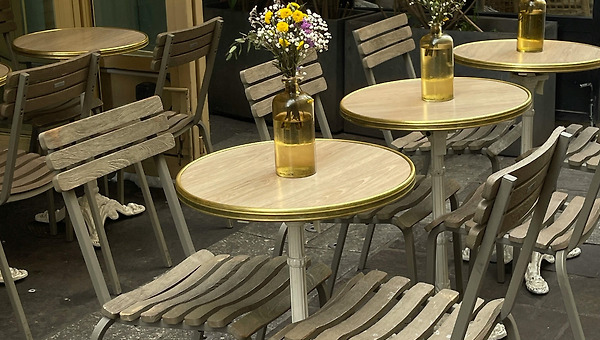 괜찮지 않은 무대 위에서 시지프의 바위를 굴리는 법