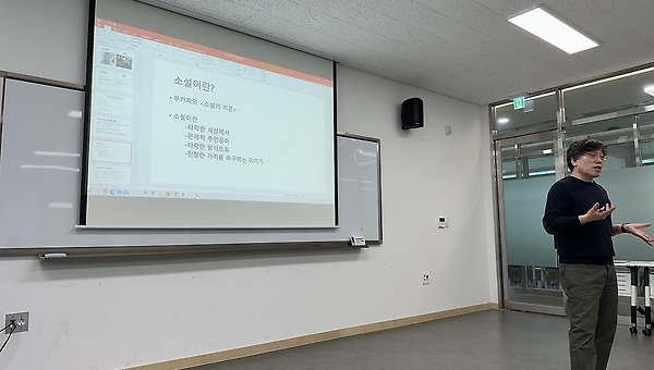 실존의 불안과 자유 사이에서