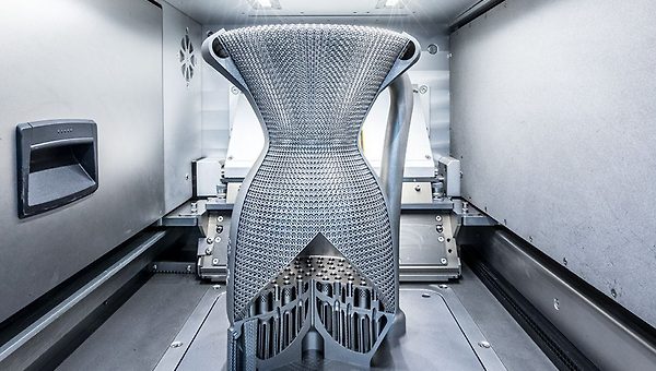 우주산업의 강자가 된 니콘