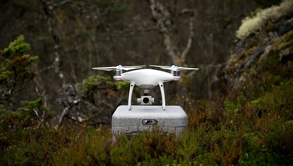 드론이 의약품을 공중에서 배달한다