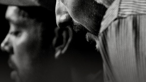 사랑은 둘이서 하나가 되는 것