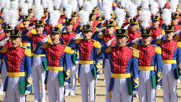 최근 6년간 사관학교 모집 경쟁률 비교 자료