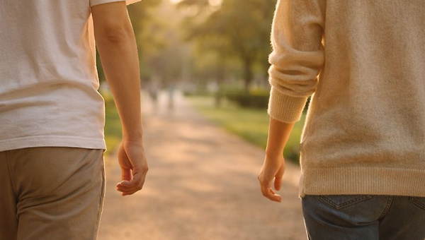 이제 우리는, 서두르지 않기로 했다