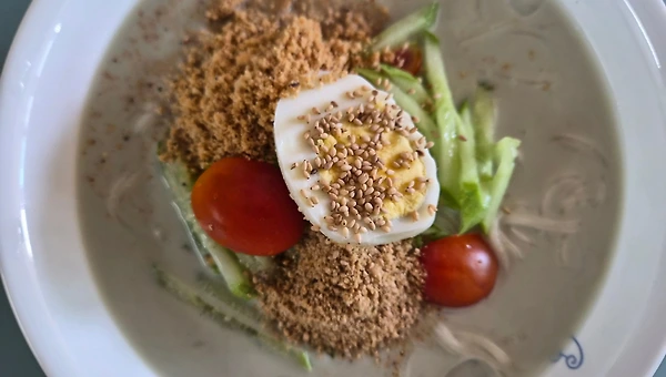 여름의 별미 콩국수와 때 아닌 짜장밥