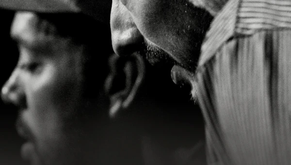 사랑은 둘이서 하나가 되는 것