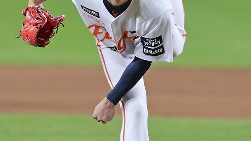 '멸치 탈출' 황준서... 폰세-와이스 그림자 지울까