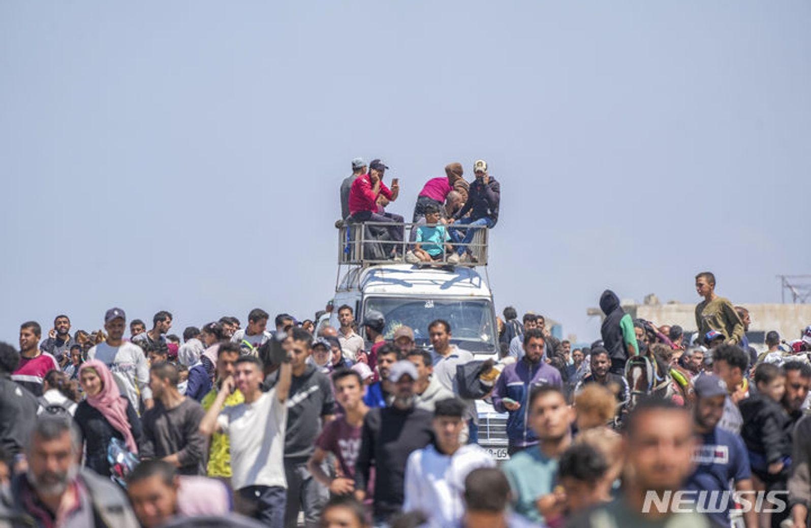 가자지구 북부로 향하는 팔레스타인 난민들