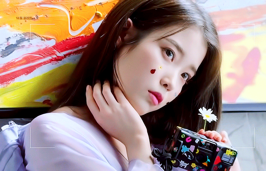 아이유TV 화보 찍는 아이유