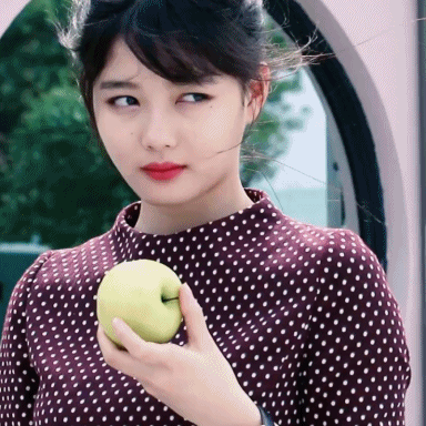 사과 쪼개기가 특기인 김유정