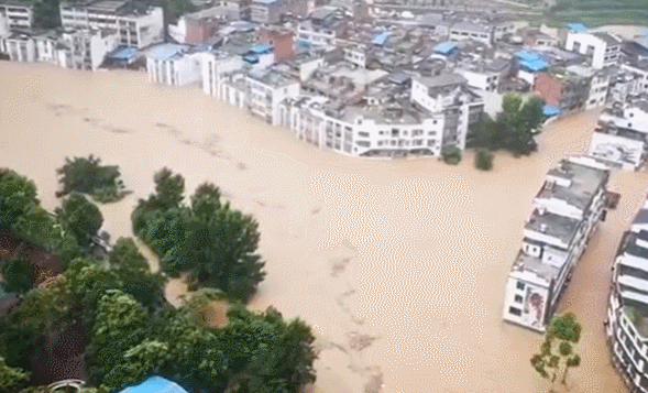 중국 수십년만의 특대형 폭우 상황 - 꾸르