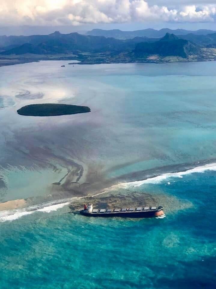 좌초 일본 선박 기름 유출 - 꾸르