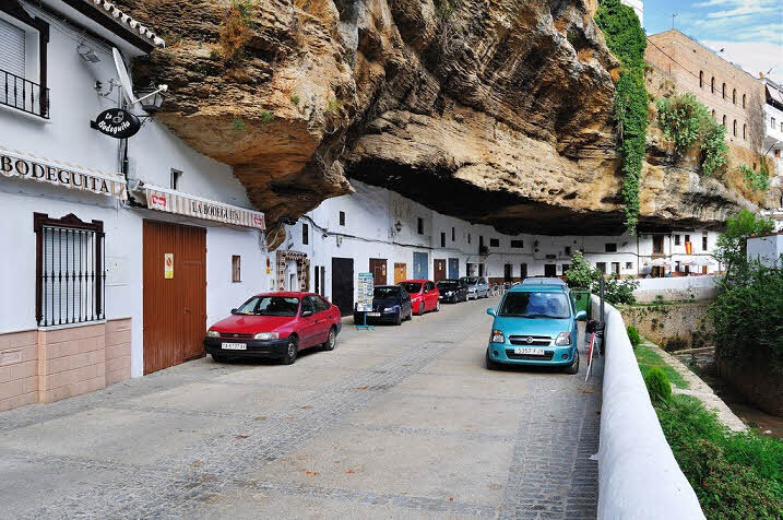 스페인의 바위 마을 - 꾸르