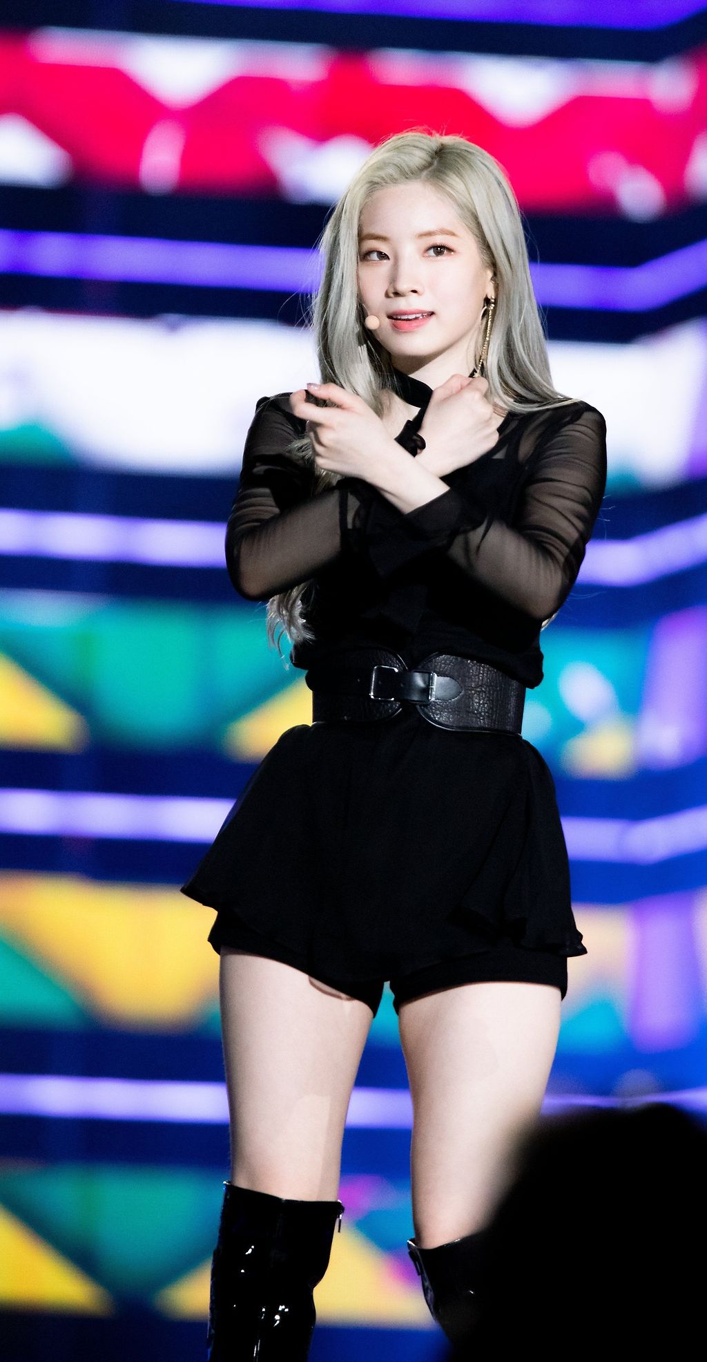 트와이스 다현 흰 허벅지 9.jpg