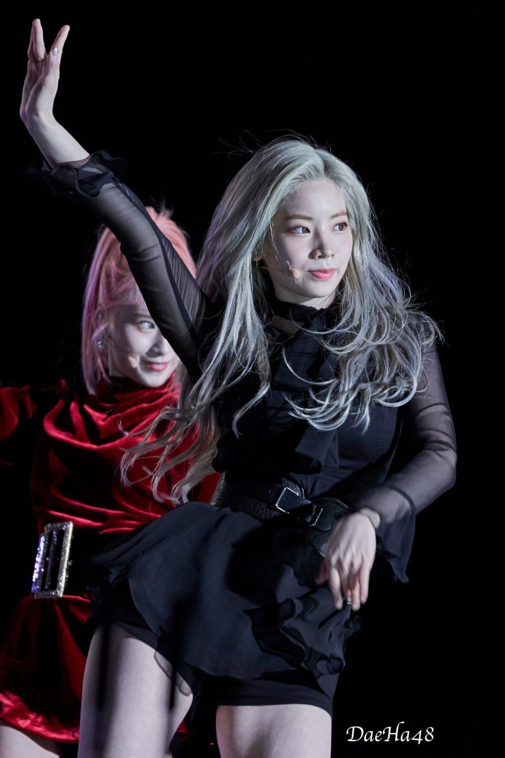 트와이스 다현 흰 허벅지 2.jpg