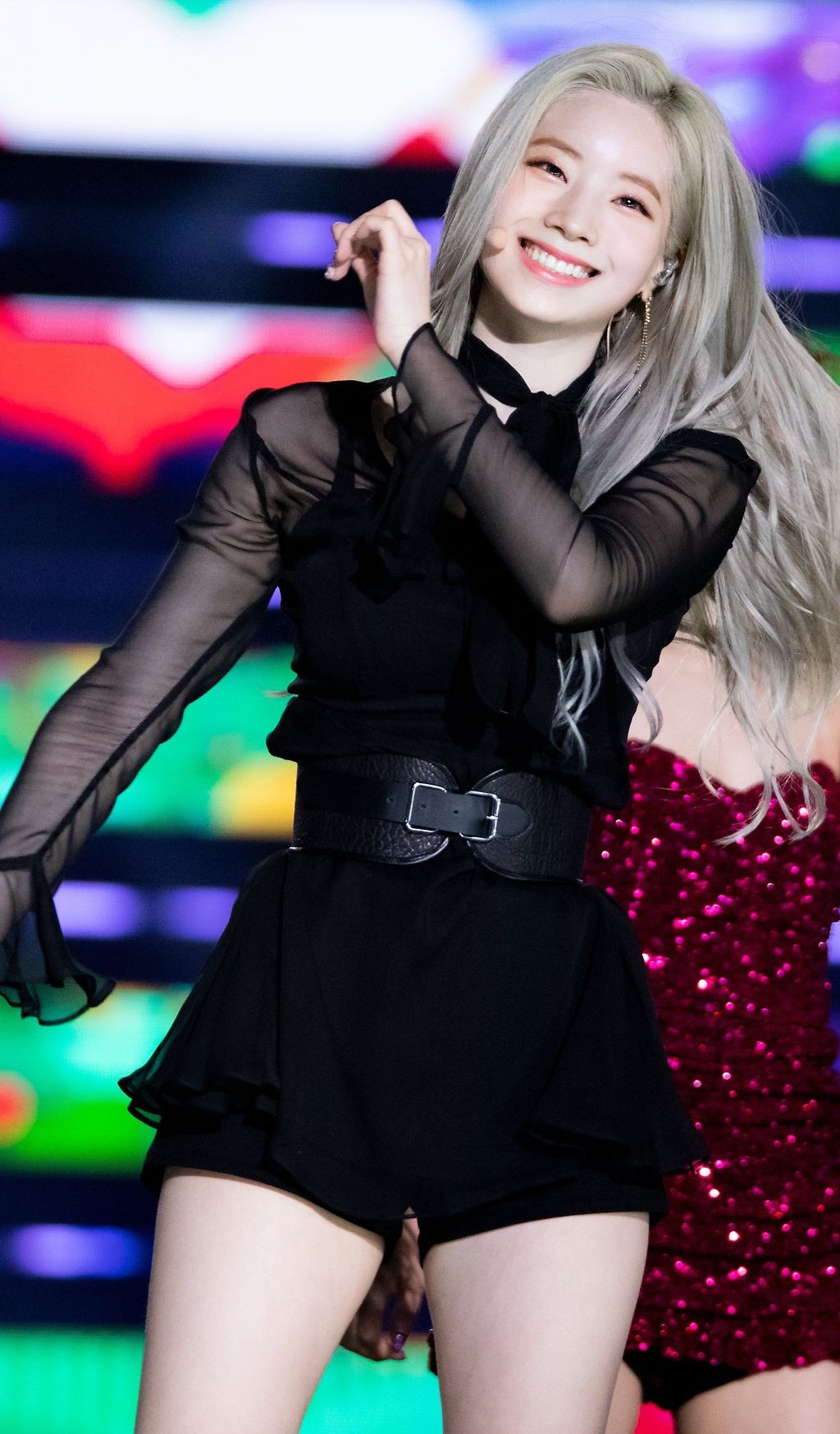 트와이스 다현 흰 허벅지 6.jpg