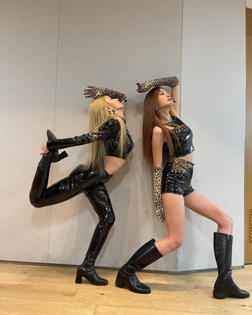 가죽 의상 입은 에이핑크 윤보미 12.jpg